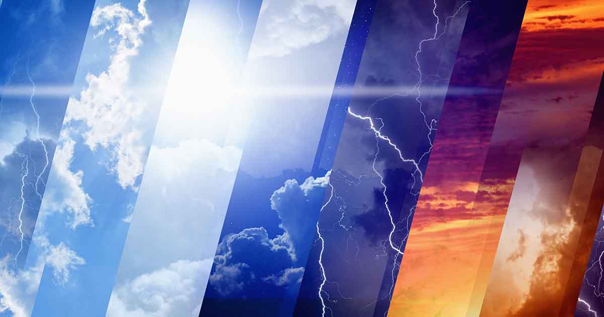 天气预报概念的照片background - variety weather conditions, bright sun and blue sky; dark stormy sky with lightnings; sunset and night